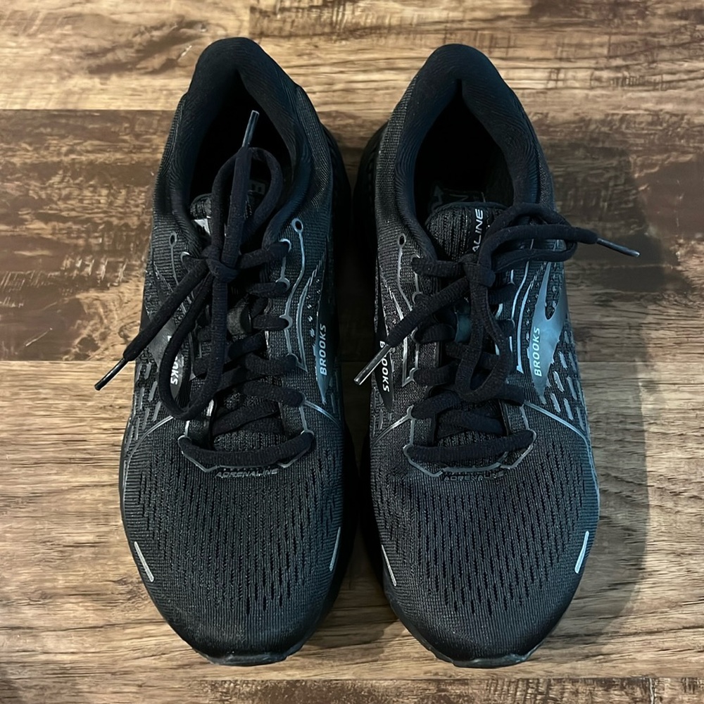 Brooks Womens Adrenaline 21 running shoes